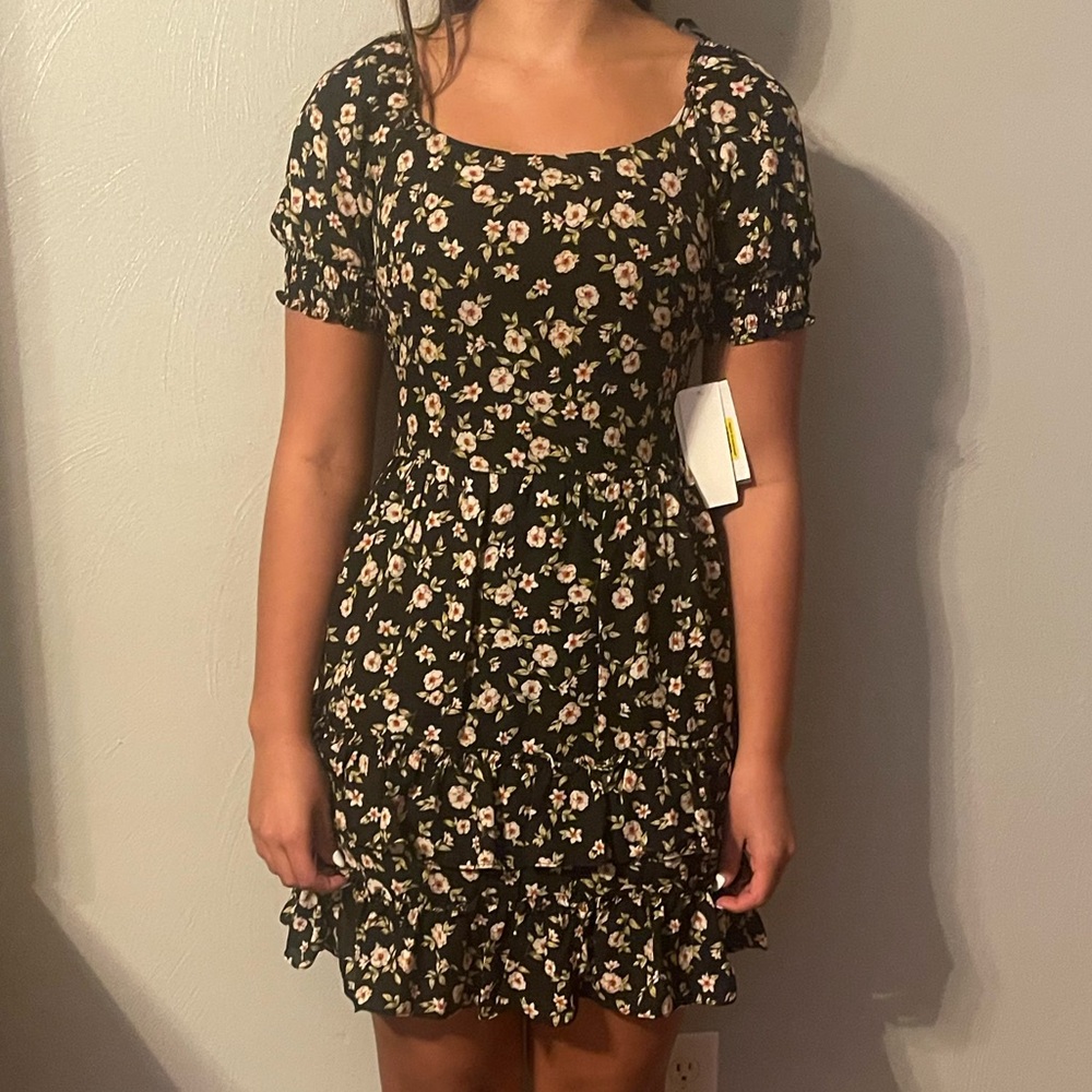 City Vibe Black Floral Mini Dress Puff Sleeve Ruffle Hem Size 1 Small